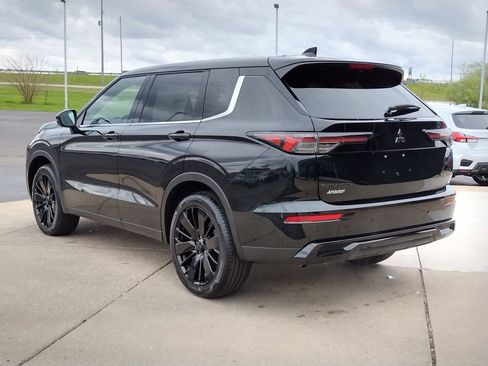 New 2026 Mitsubishi Outlander LE AWD/4WD image 18
