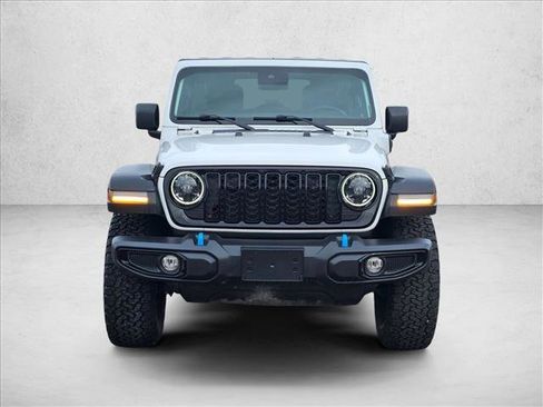 Used 2024 Jeep Wrangler Willys image 2