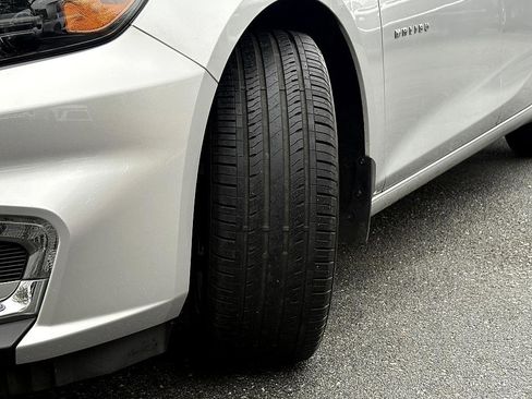 Used 2018 Chevrolet Malibu LT image 26