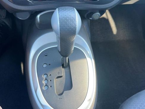 Used 2013 Nissan Juke SV AWD/4WD image 28