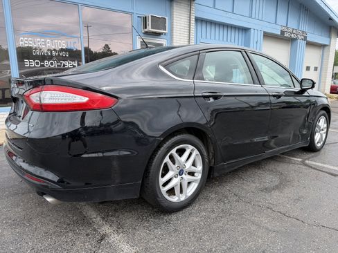 Used 2016 Ford Fusion SE FWD image 5