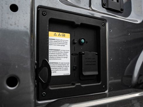 Used 2023 Ford F150 Platinum w/ FX4 Off-Road Package image 23