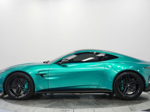 Used 2025 Aston Martin V8 Vantage Coupe image 6