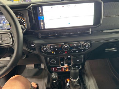 New 2025 Jeep Wrangler Unlimited Rubicon 392 image 38