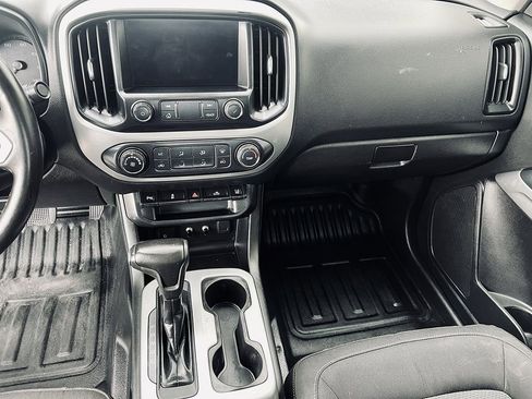 Used 2020 Chevrolet Colorado LT w/ Safety Package image 15