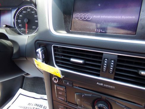 Used 2012 Audi Q5 2.0T Premium AWD/4WD image 38