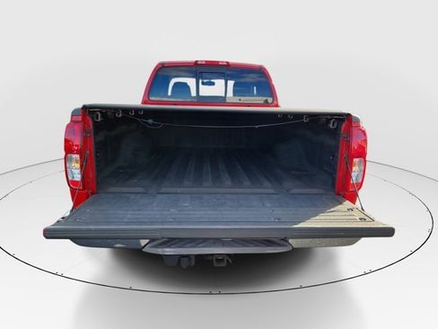 Used 2011 Nissan Frontier SV image 12