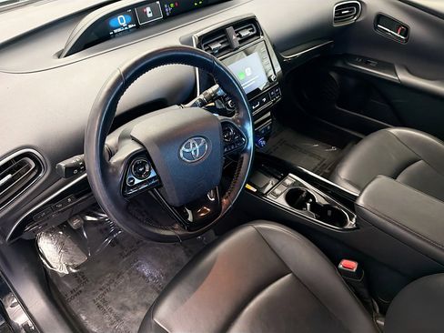 Used 2022 Toyota Prius XLE FWD image 7