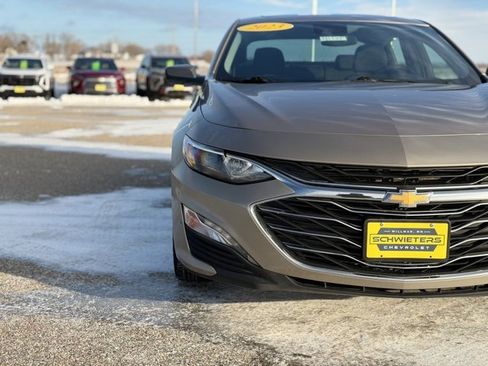 Used 2023 Chevrolet Malibu LT image 4