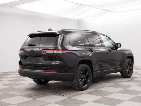 New 2026 Jeep Grand Cherokee L Limited w/ Limited Altitude Package AWD/4WD image 13