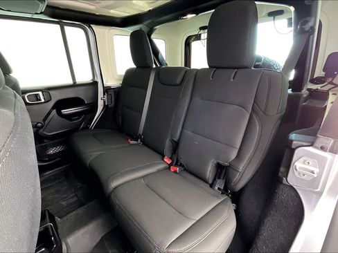 Used 2018 Jeep Wrangler Unlimited Sport image 34