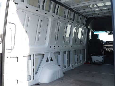 Used 2023 Mercedes-Benz Sprinter 2500 image 14