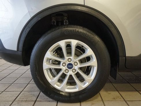 Used 2022 Ford Escape SE w/ Cold Weather Package image 31