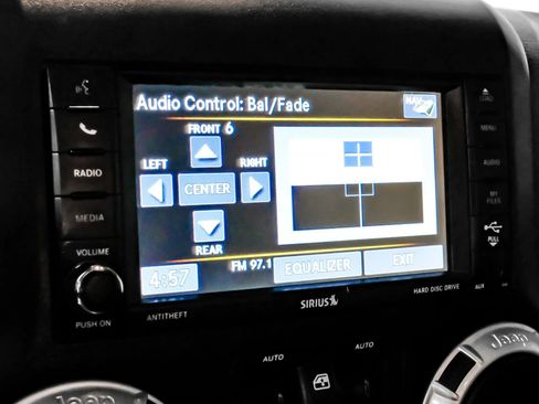 Used 2015 Jeep Wrangler Unlimited Sahara w/ Connectivity Group image 31