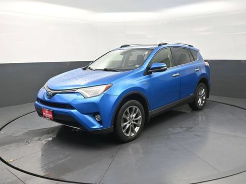 Used 2018 Toyota RAV4 Limited AWD/4WD image 3