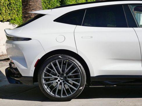 New 2026 Aston Martin DBX 707 image 16