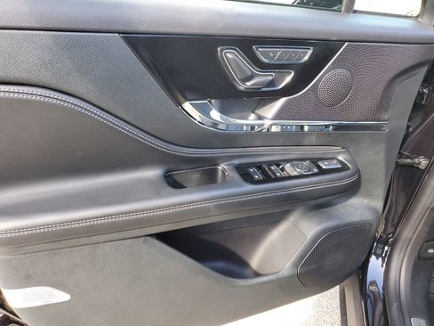New 2026 Lincoln Corsair Reserve w/ Jet Appearance Package FWD image 18