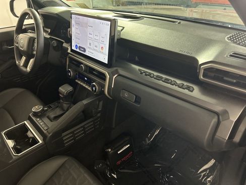 Used 2026 Toyota Tacoma TRD Off-Road w/ TRD Off Road Premium Package AWD/4WD image 28