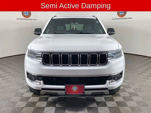 Used 2023 Jeep Wagoneer L Series III w/ Preferred Equipment Group image 18