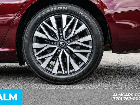 Used 2025 Nissan Altima 2.5 SV FWD image 17