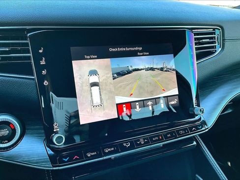 Used 2023 Jeep Wagoneer Series III w/ Premium Group I image 26