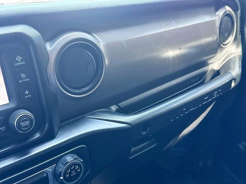 Used 2021 Jeep Wrangler Sport image 22