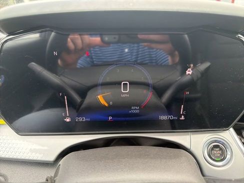 Used 2025 Chevrolet Trax LT w/ Driver Confidence Package FWD image 23