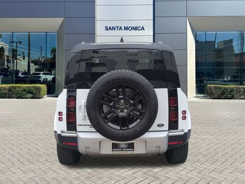 Used 2023 Land Rover Defender 110 SE AWD/4WD image 4