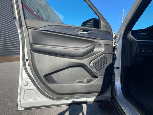 New 2025 Jeep Grand Cherokee L Altitude AWD/4WD image 9