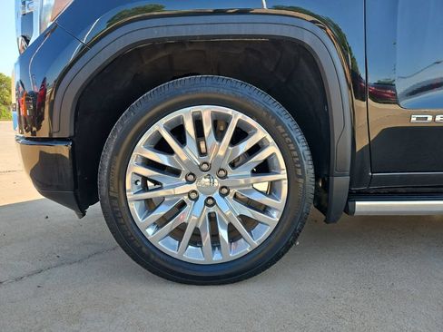 Used 2019 GMC Sierra 1500 Denali w/ Denali Ultimate Package AWD/4WD image 7