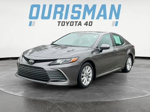 Used 2022 Toyota Camry LE w/ Carpet Mat Package (TMS) image 3