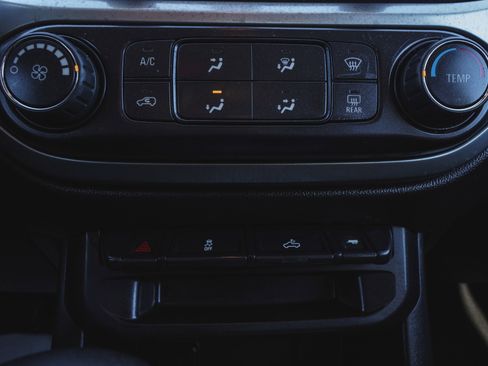 Used 2022 Chevrolet Colorado LT w/ LT Convenience Package image 20