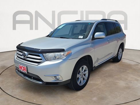 Used 2012 Toyota Highlander 4WD w/ Tech Pkg image 3