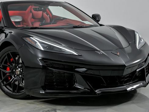 Used 2023 Chevrolet Corvette Z06 image 3