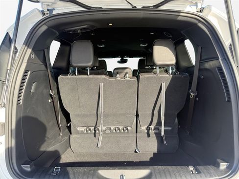 Certified 2025 Chrysler Pacifica Select image 18