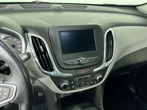 Used 2020 Chevrolet Equinox LT FWD image 22