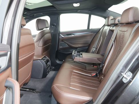 Used 2023 BMW M550i xDrive image 60