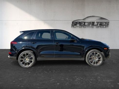 Used 2018 Porsche Cayenne Platinum Edition w/ Premium Package AWD/4WD image 6