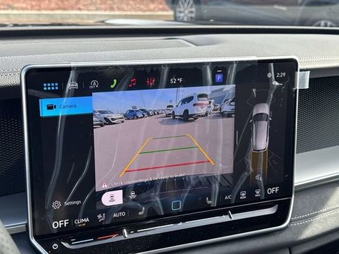 New 2026 Volkswagen Tiguan SE R-Line FWD image 19