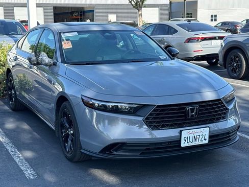 Certified 2025 Honda Accord SE image 1