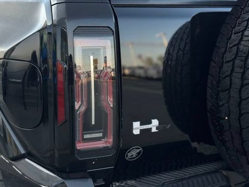 Used 2024 GMC Hummer EV 3X w/ LPO, Illumination Package AWD/4WD image 56