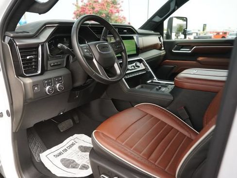 Used 2025 GMC Sierra 2500 Denali Ultimate AWD/4WD image 8