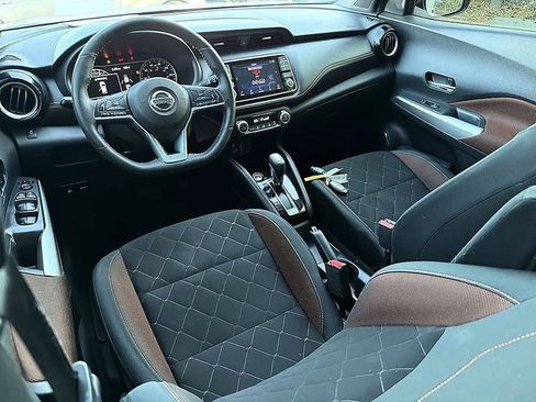 Used 2019 Nissan Kicks SR FWD image 11
