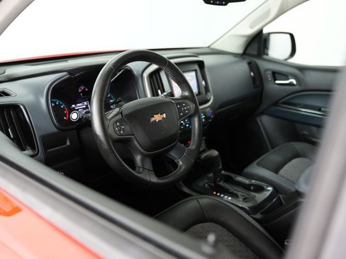 Used 2015 Chevrolet Colorado Z71 w/ LPO, Gearon Divider Package AWD/4WD image 6