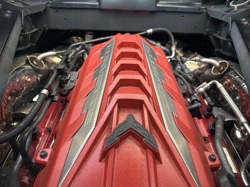 Used 2021 Chevrolet Corvette Stingray Coupe w/ Z51 Performance Package RWD image 29