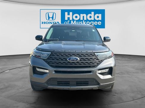 Used 2022 Ford Explorer XLT w/ Equipment Group 202A AWD/4WD image 2