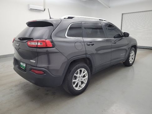 Used 2016 Jeep Cherokee Latitude w/ Cold Weather Group AWD/4WD image 10