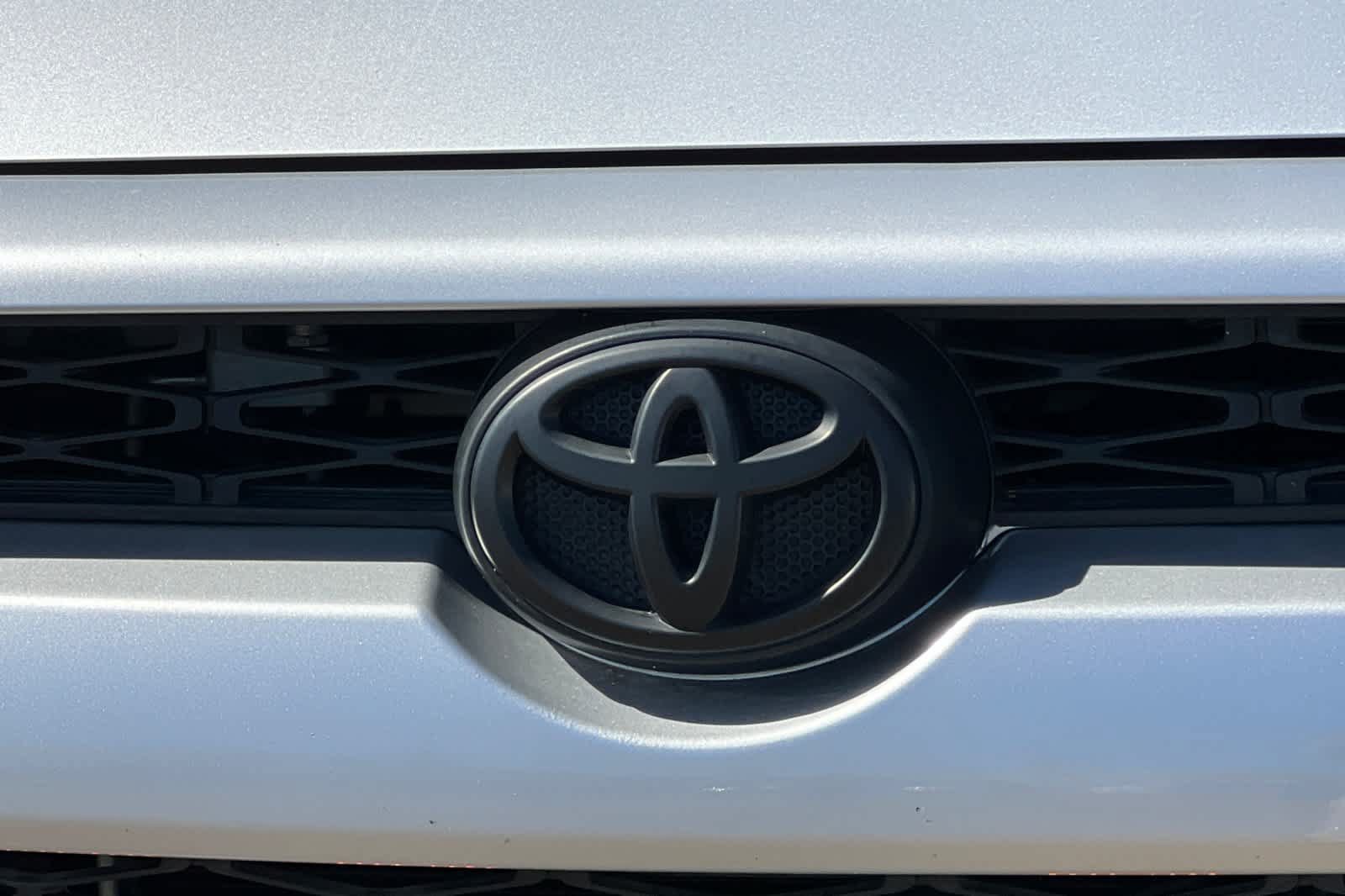 Used 2017 Toyota 4Runner TRD Off-Road Premium AWD/4WD image 16