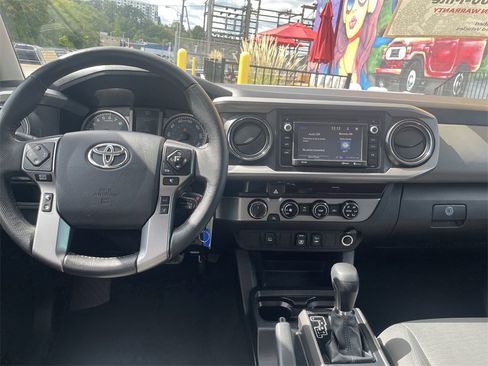 Used 2018 Toyota Tacoma SR5 image 15