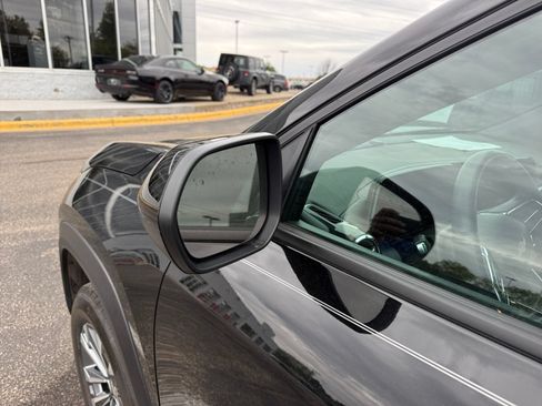 Used 2025 Chevrolet Equinox LT AWD/4WD image 24